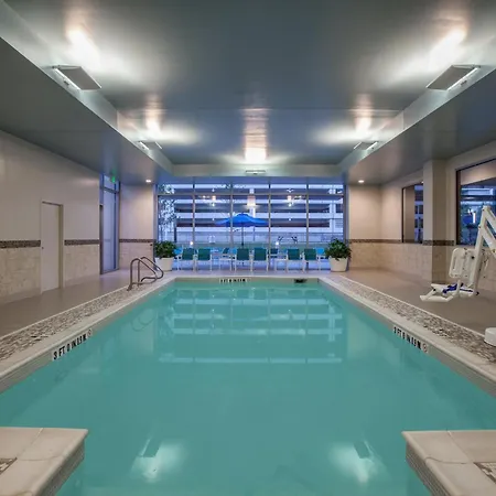 Holiday Inn Cleveland Clinic By Ihg-3